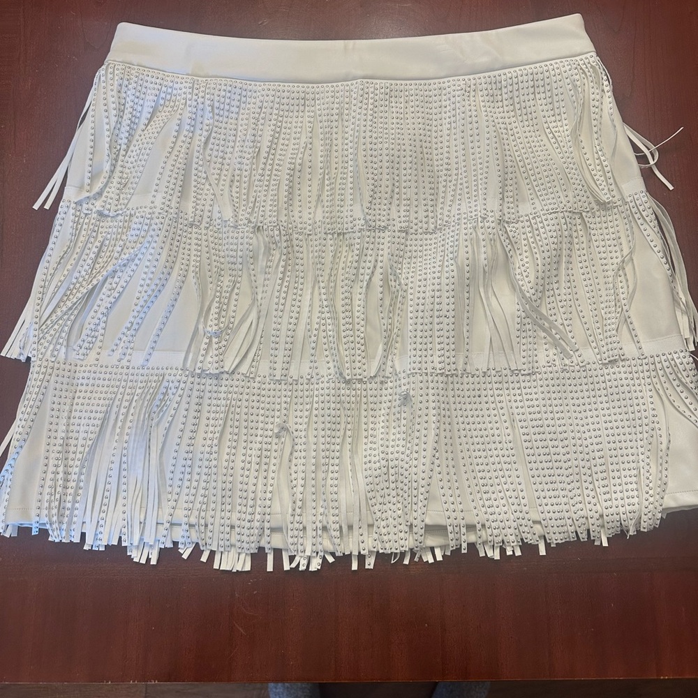 Chic White Fringe Mini Skirt